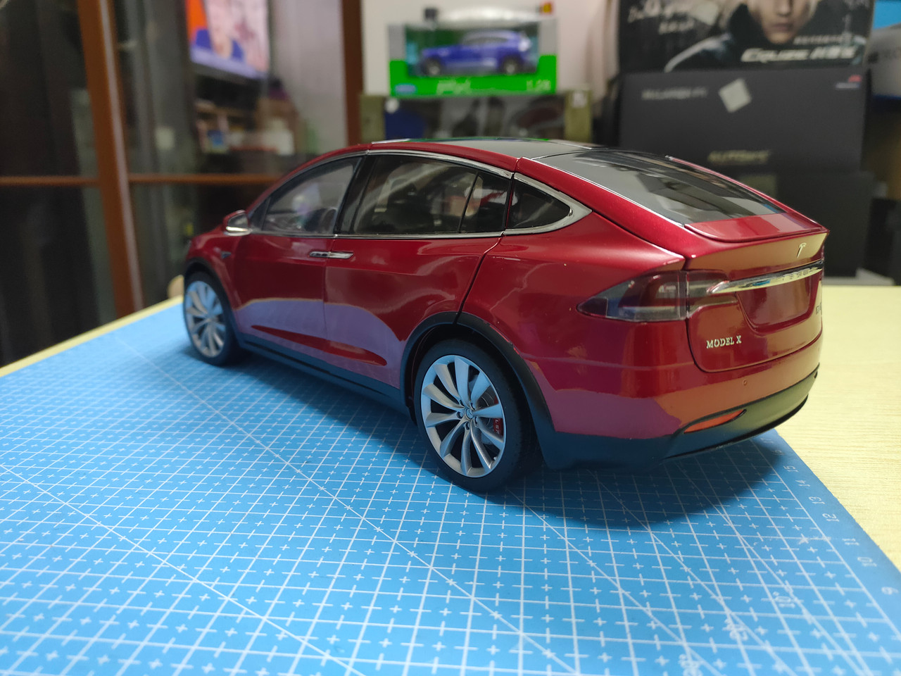 Full Customization of 1/18 Official Dealer Edition Tesla