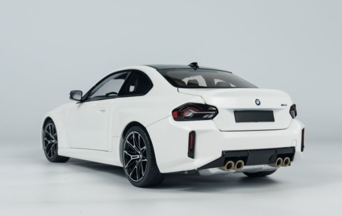1/18 Minichamps 2023 BMW M2 G87 (White) Diecast Car Model