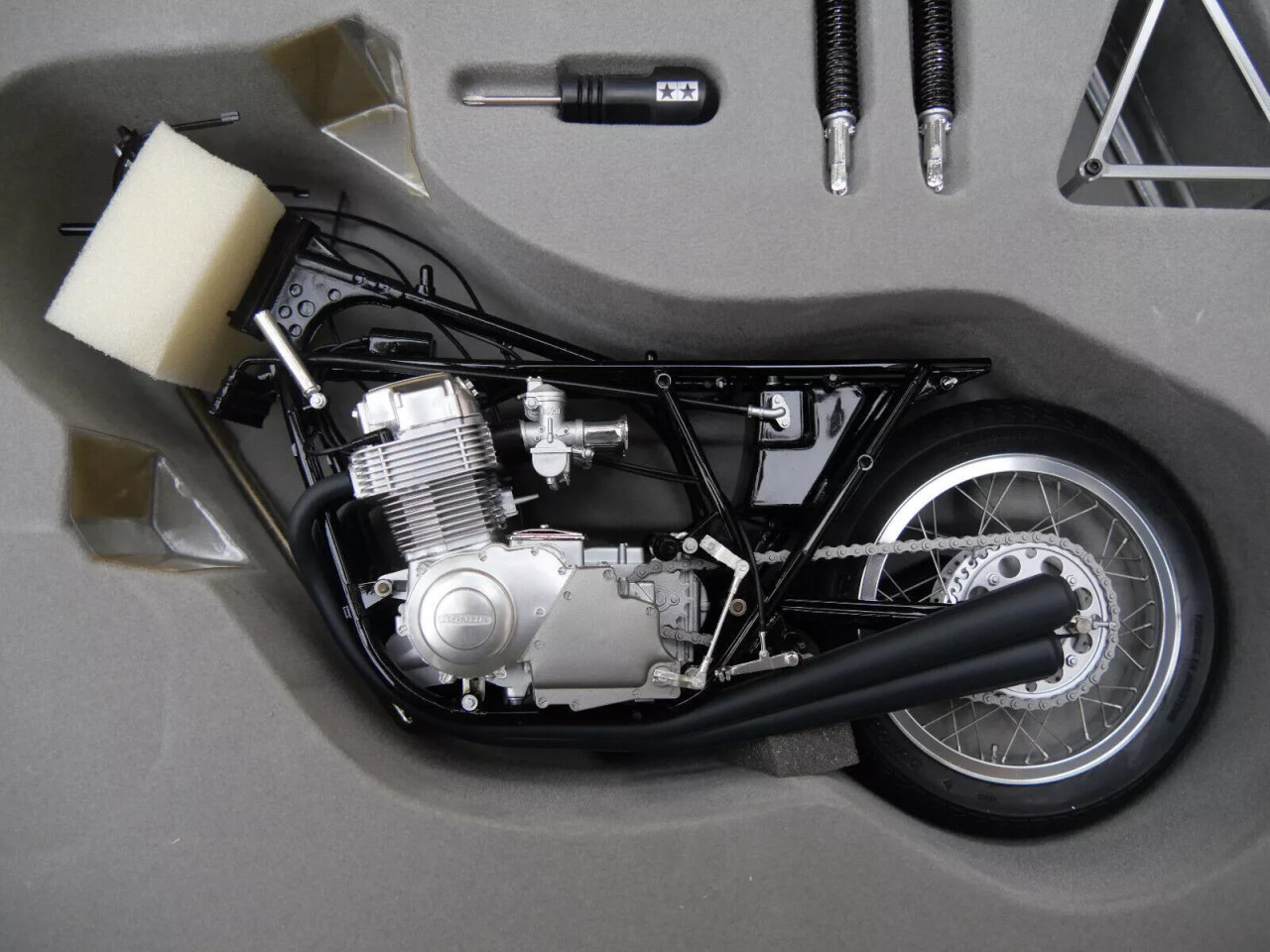 1/6 Tamiya Honda CB 750 #2 (Orange) Racing Kit - LIVECARMODEL.com