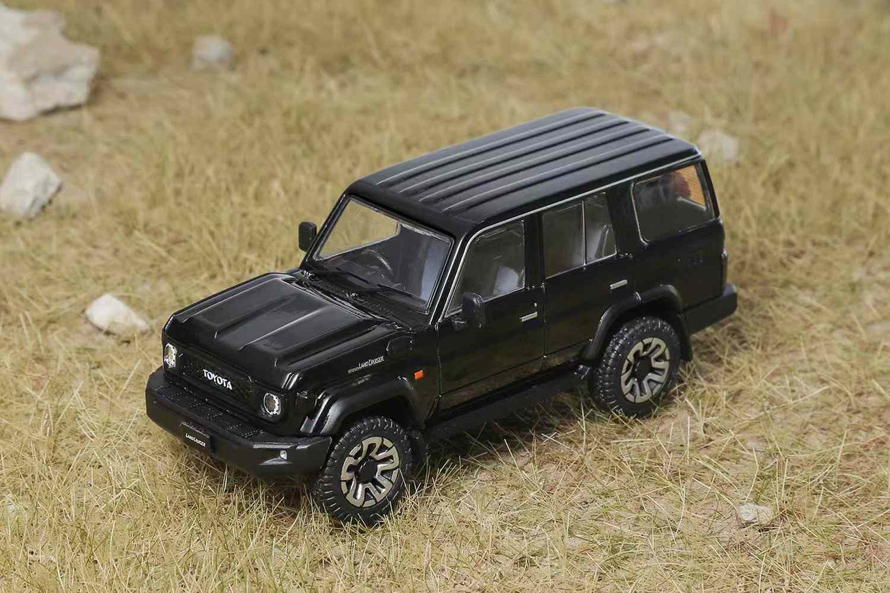 TOYOTA LAND CRUISER 1/30スケール ブラック ランクル70 1/64 LCD Toyota Land Cruiser LC70 (Black) Diecast Car Model