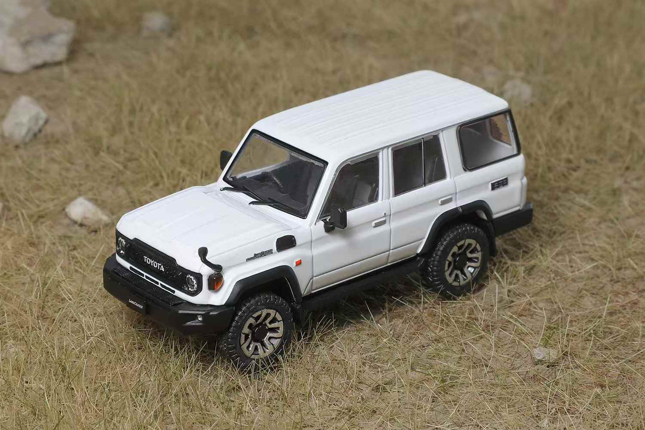 1/64 LCD Toyota Land Cruiser LC70 RHD (White) Diecast Car Model