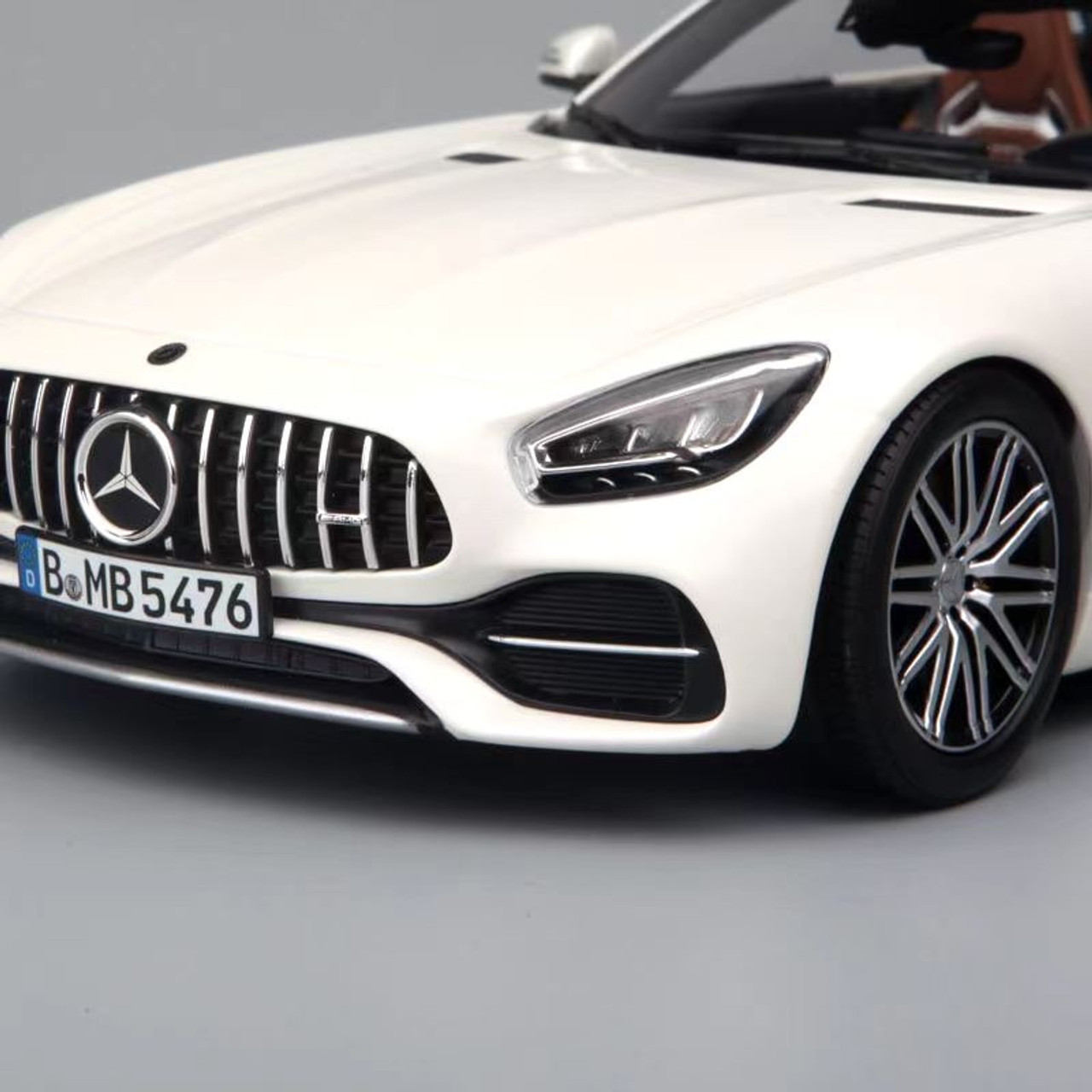 【15%OFF】★レア絶版*Norev*1/18*2019 Mercedes-Benz AMG GT C Roadster ホワイト ノレブ