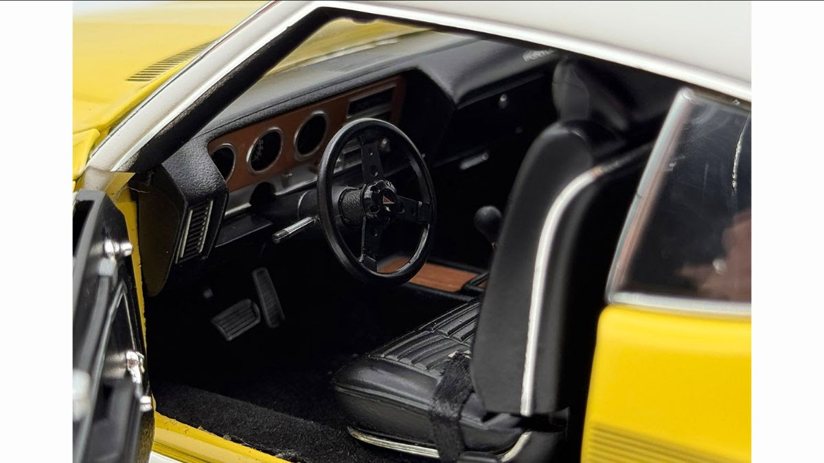 1/18 ACME 1972 Pontiac GTO Le Mans Vinyl Top (Monarch Yellow