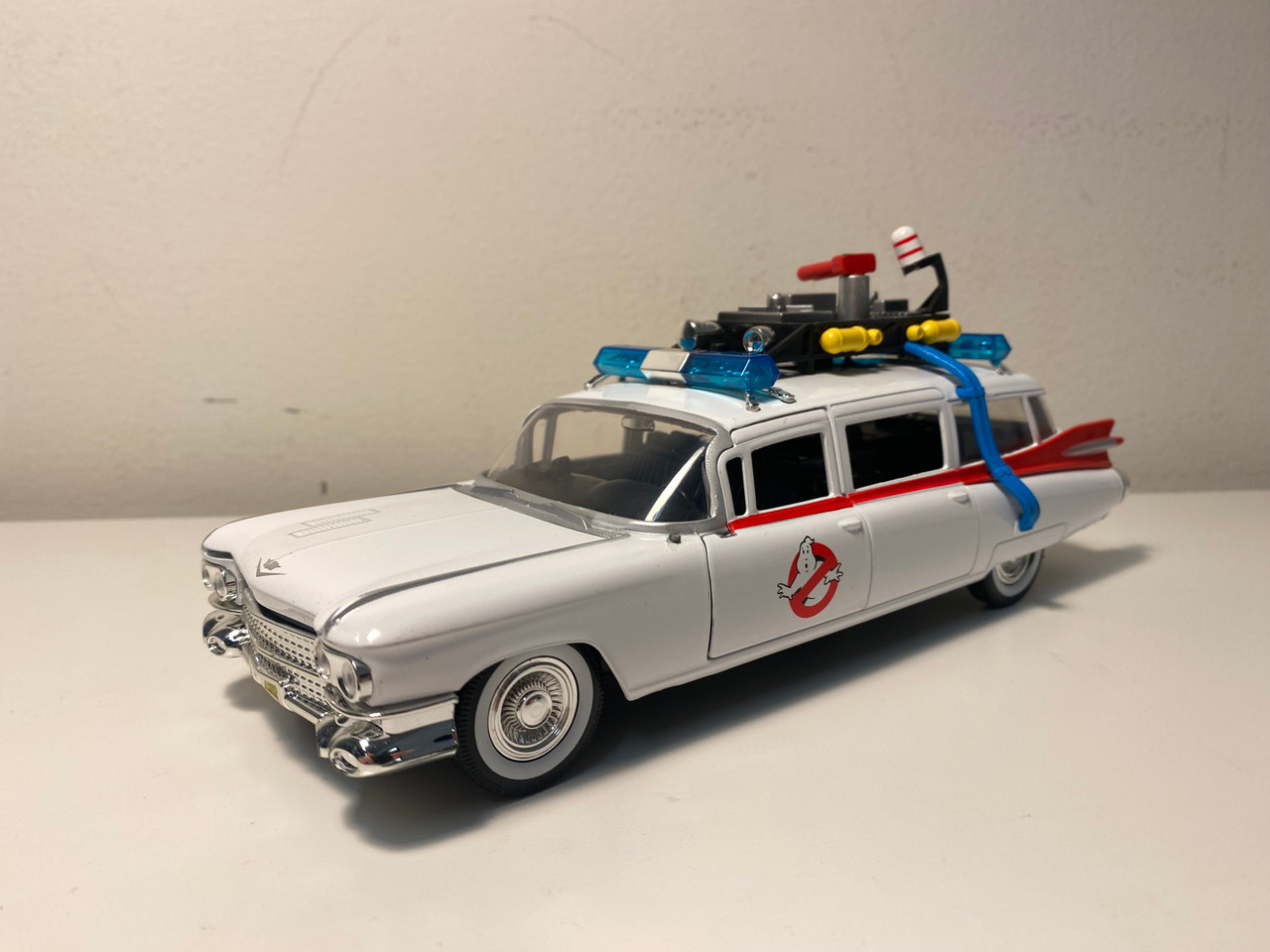 AS-IS 1/24 Jada 1959 Cadillac Ambulance Ecto-1 from "Ghostbusters" Movie Hollywood Rides Series Diecast Car Model