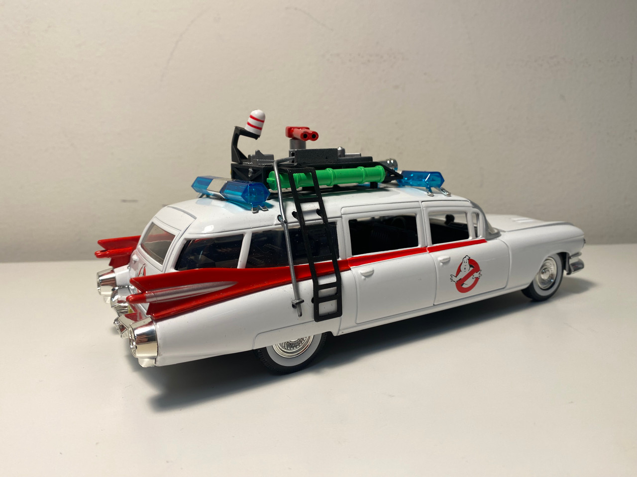 AS-IS 1/24 Jada 1959 Cadillac Ambulance Ecto-1 from "Ghostbusters" Movie Hollywood Rides Series Diecast Car Model