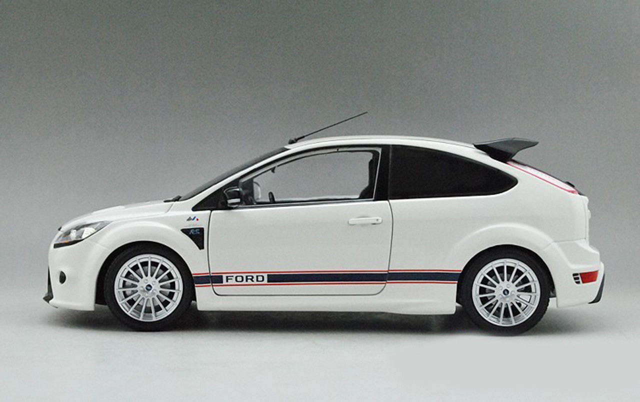1/18 Minichamps Ford Focus RS 500 LE MANS Classic Edition