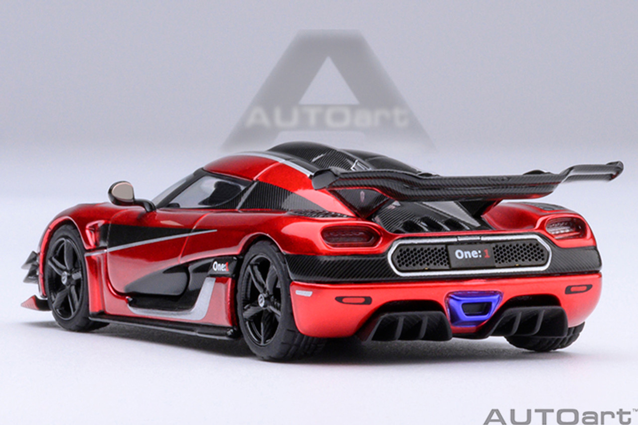 Ｎ 1/64 AUTOart Koenigsegg One: 1 (Apple Red with Carbon Fiber