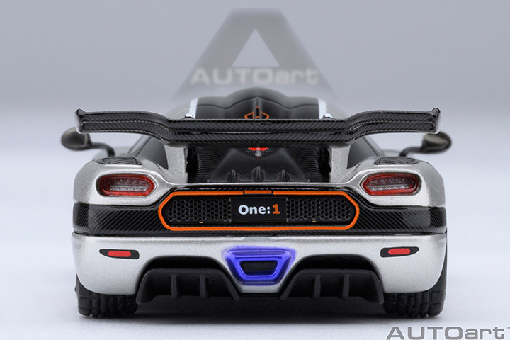 1/64 AUTOart Koenigsegg One: 1 (Moon Grey with Carbon Black
