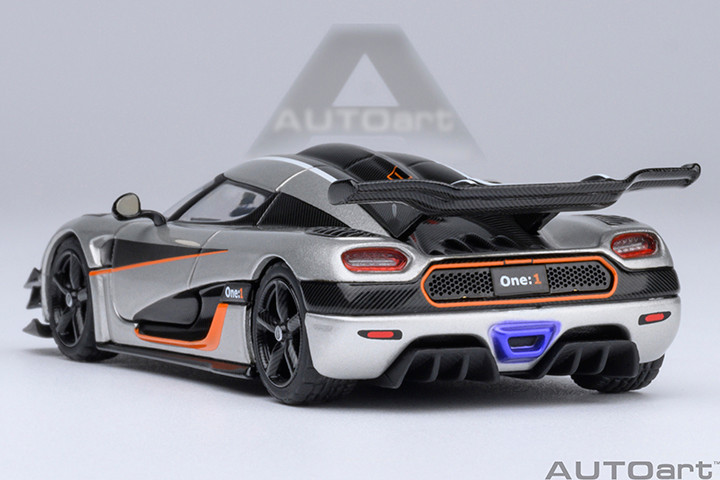 1/64 AUTOart Koenigsegg One: 1 (Moon Grey with Carbon Black