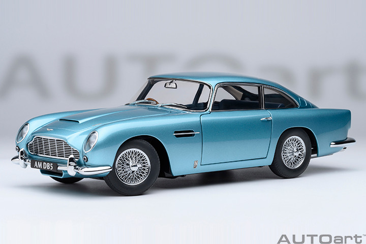 AUTOart 1/18 Aston Martin DB5 ダイキャストモデル 1/18 AUTOart Aston Martin DB5 (Caribbean Pearl Blue) Car Model