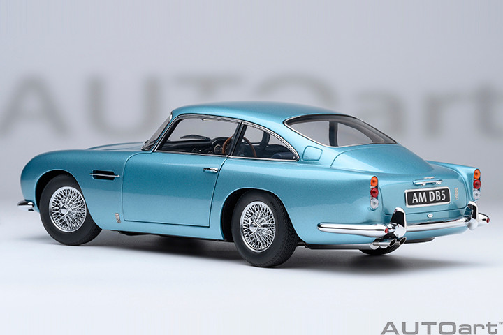 AUTOart 1/18 Aston Martin DB5 ダイキャストモデル 1/18 AUTOart Aston Martin DB5 (Caribbean Pearl Blue) Car Model