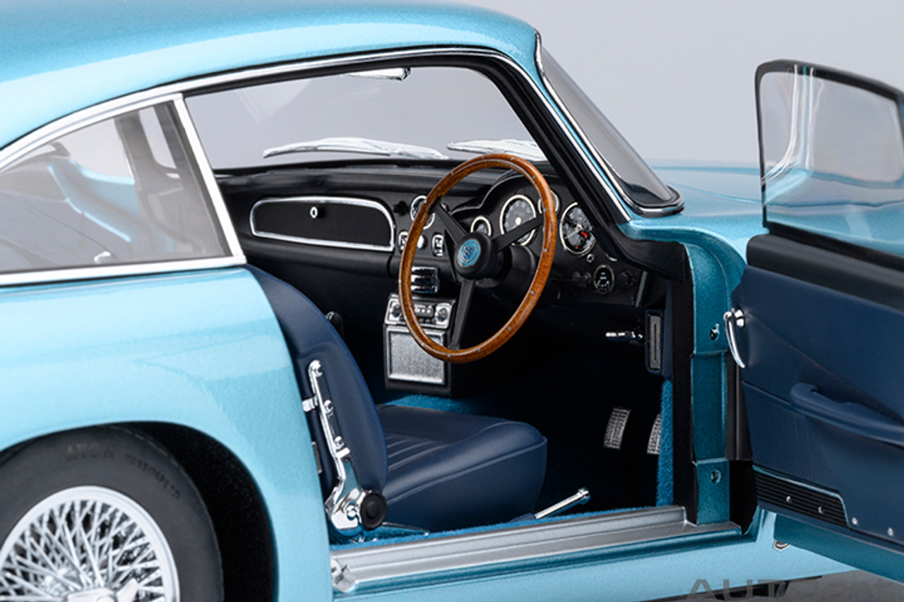 1/18 AUTOart Aston Martin DB5 (Caribbean Pearl Blue) Car Model