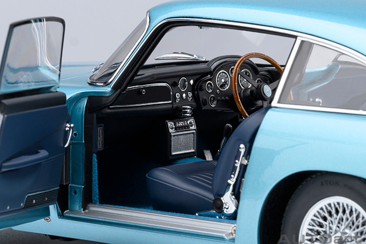 1/18 AUTOart Aston Martin DB5 (Caribbean Pearl Blue) Car Model