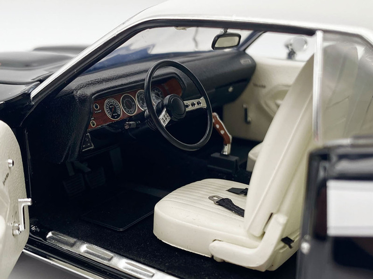 1/18 ACME 1972 Plymouth Cuda 340 (Black on White) Diecast Car Model