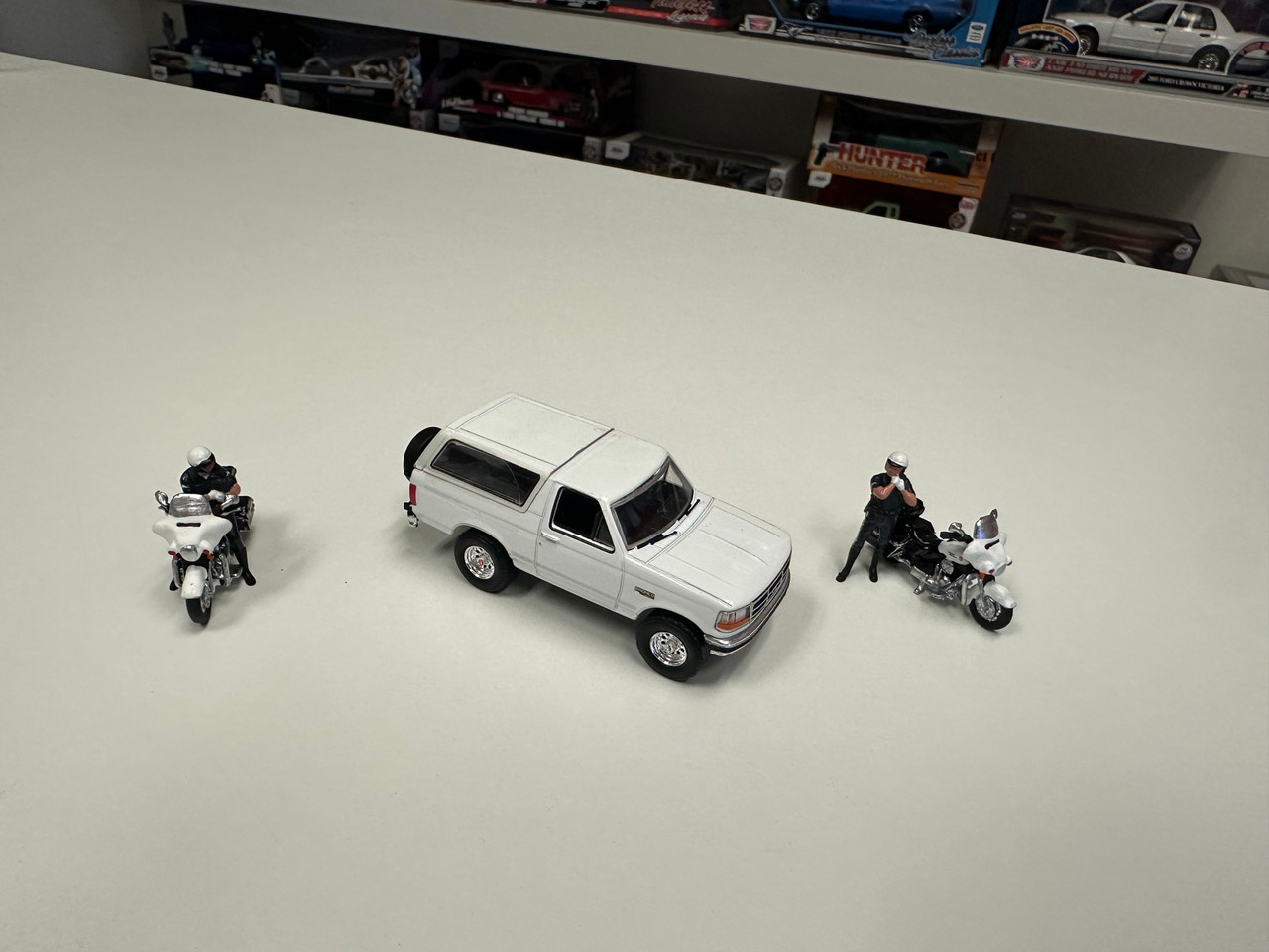 Set of 1/64 Greenlight 1993 Ford Bronco XLT (Oxford White) & 1/64