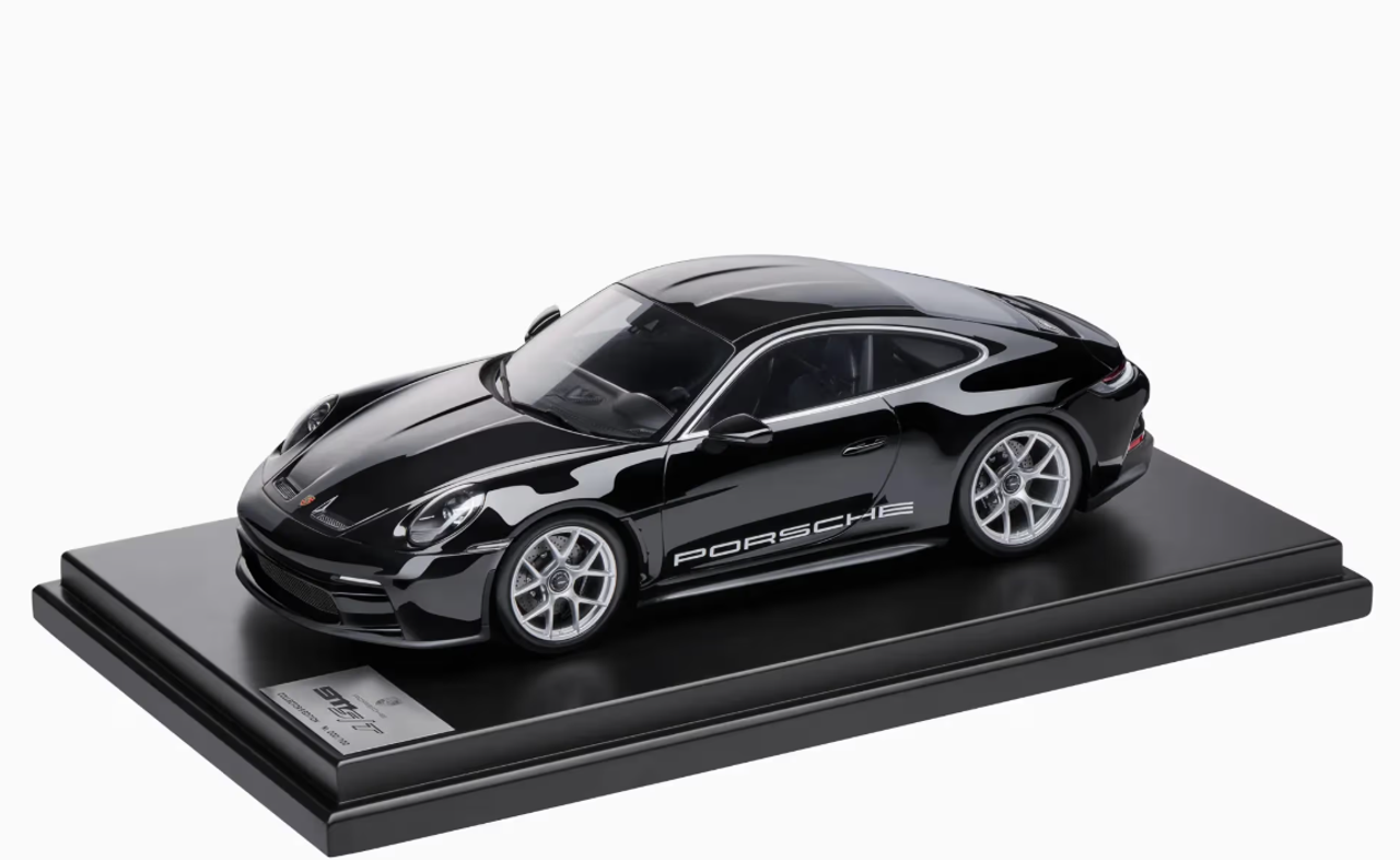1/12 Dealer Edition 2023 Porsche 911 (992) S/T (Black) Car Model