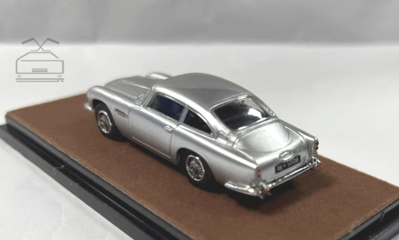 1/64 Aston Martin DB5 (Silver) Diecast Car Model
