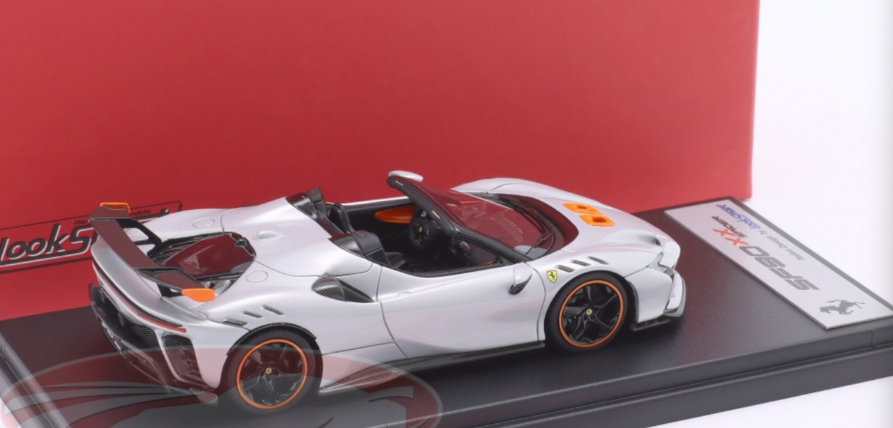 1/43 Looksmart 2024 Ferrari SF90 XX Spider (Arctic White) Car Model