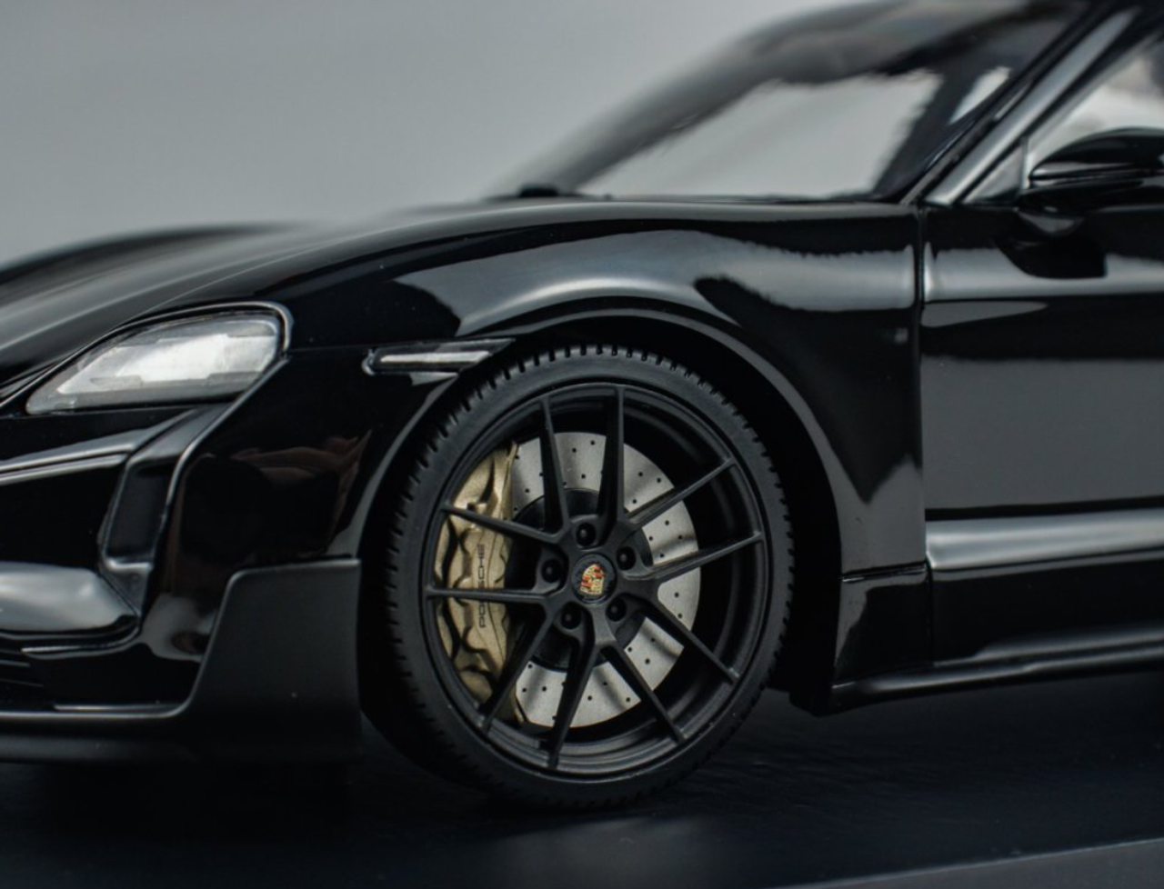 1/18 Minichamps 2024 Porsche Taycan Turbo GT (Black) Car Model