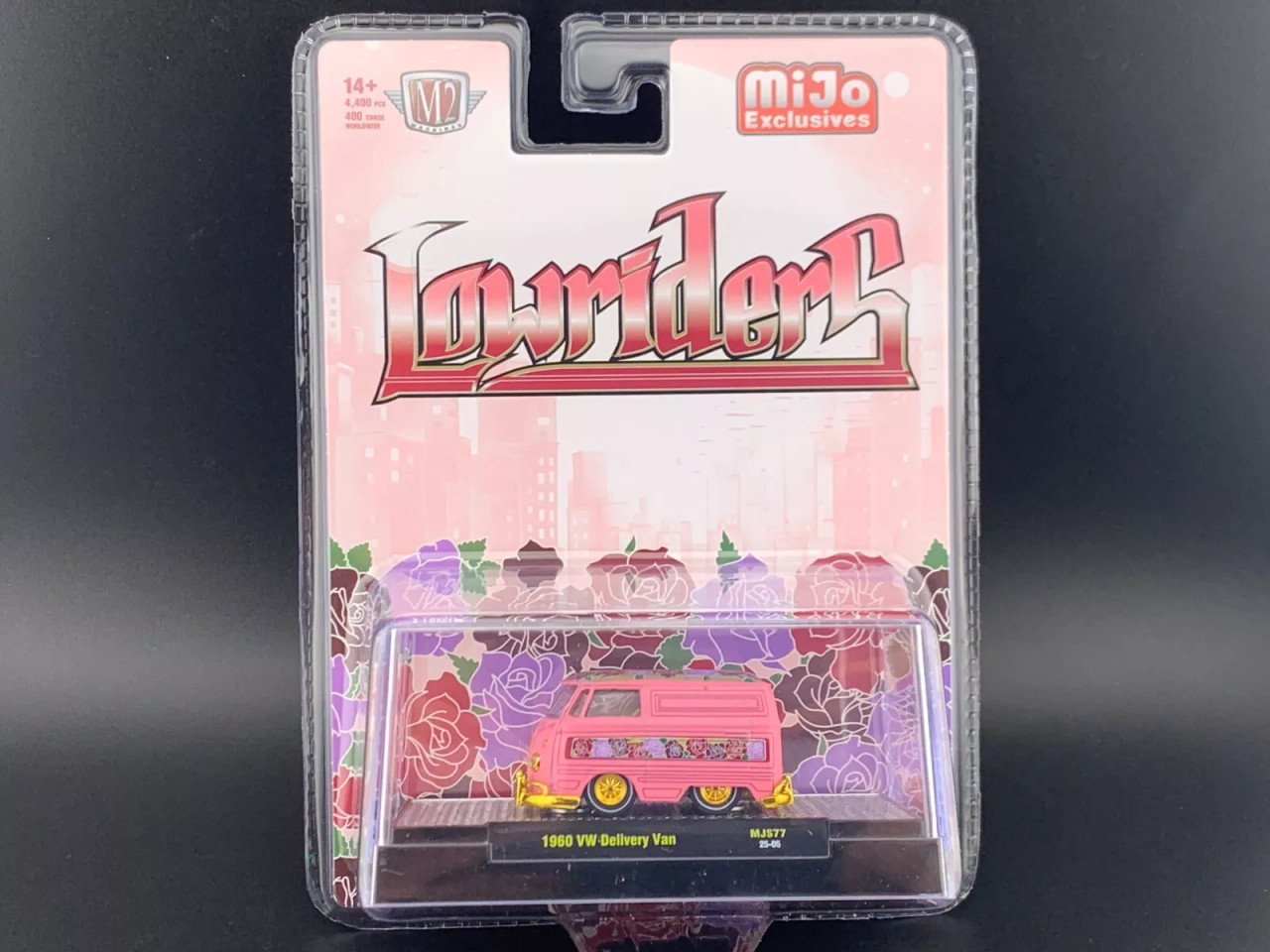 CHASE CAR 1/64 M2 Machines 1960 Volkswagen Delivery Shor Van Lowriders Limited Edition (Metallic Pink) Diecast Car Model