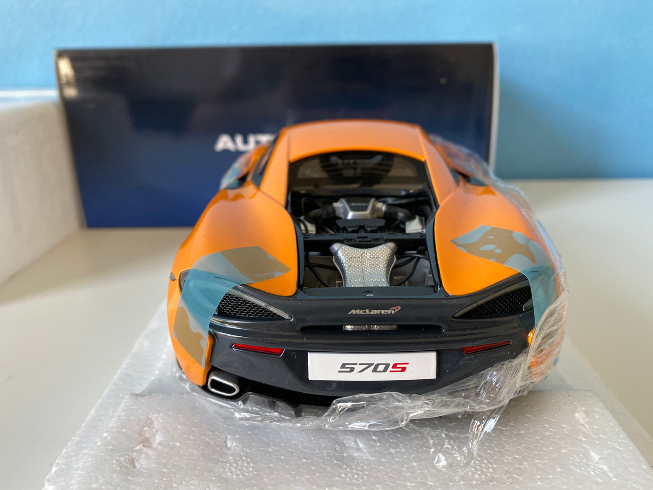 Defect Custom Painted Wheels 1/18 AUTOart McLaren 570S McLaren Orange w/ Silver Wheels Diecast Car Model 76044