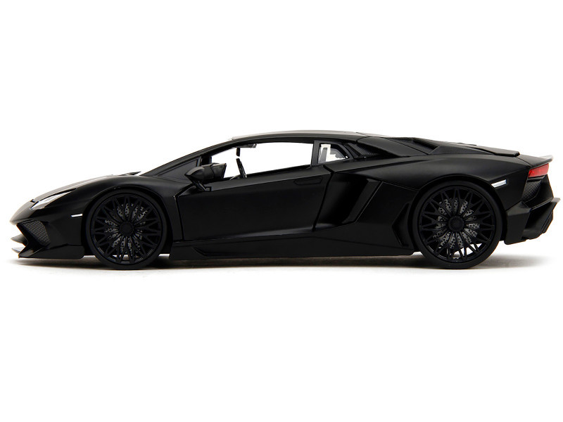 Shaw's Lamborghini Aventador Matt Black 