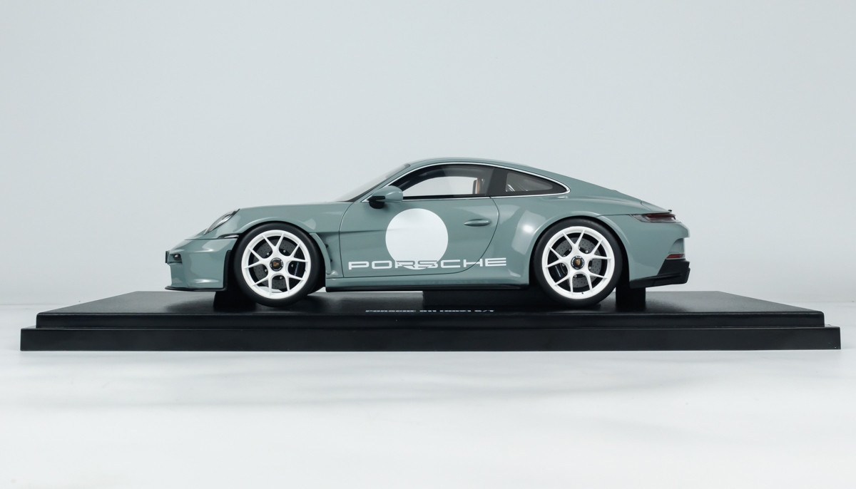 1/18 GT Spirit Porsche 911 992 S/T (Blue) Car Model - LIVECARMODEL.com