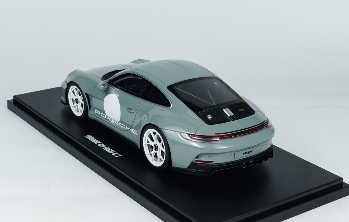 1/18 GT Spirit Porsche 911 992 S/T (Blue) Car Model - LIVECARMODEL.com