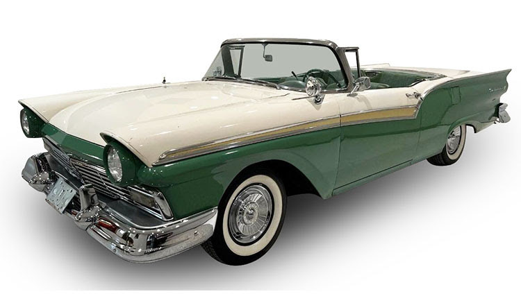 1/18 Sunstar 1957 Ford Fairlane 500 Skyliner (Cumberland Green