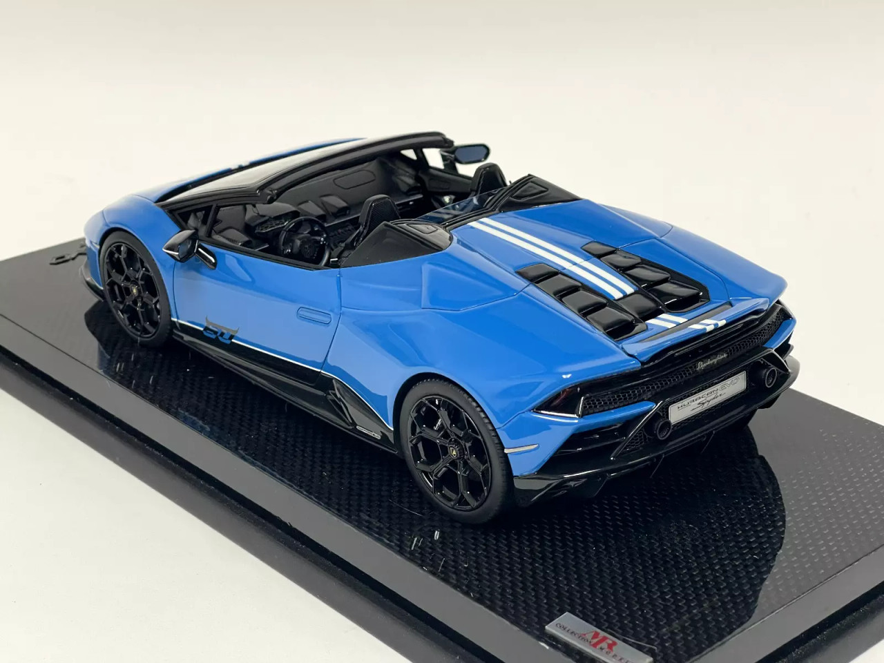 1/18 MR Collection Lamborghini Huracan Evo Spyder (Le Mans Blue