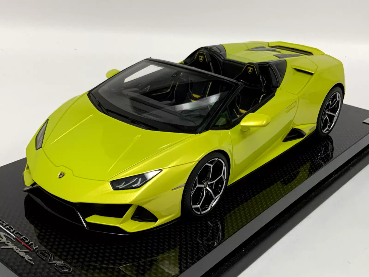 1/18 MR Collection Lamborghini Huracan Evo Spyder (Tenerife Yellow) Car Model Limited 25 Pieces