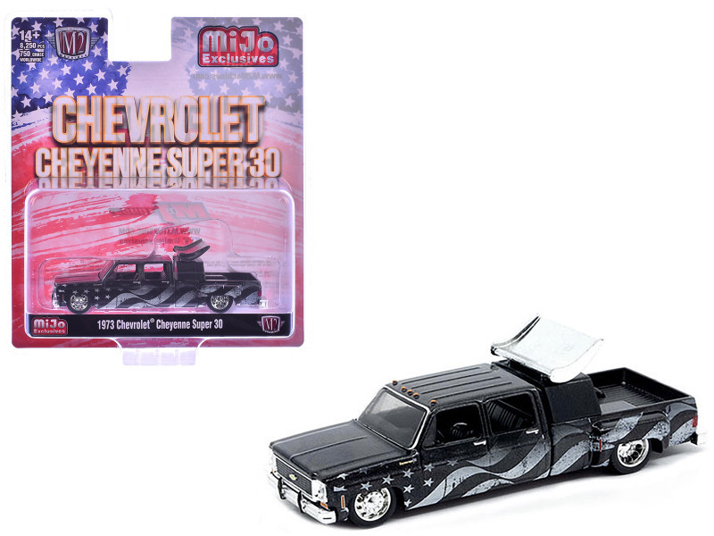 ON。 1/64 M2 Machines 1973 Chevrolet Cheyenne Super 30 Stars & Stripes