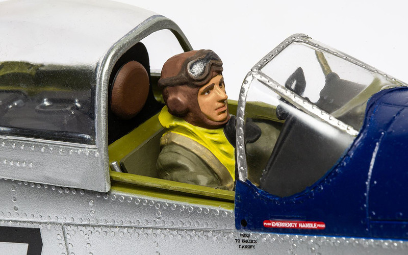 Level 4 Model Kit North American P-51D Mustang Aircraft with 2