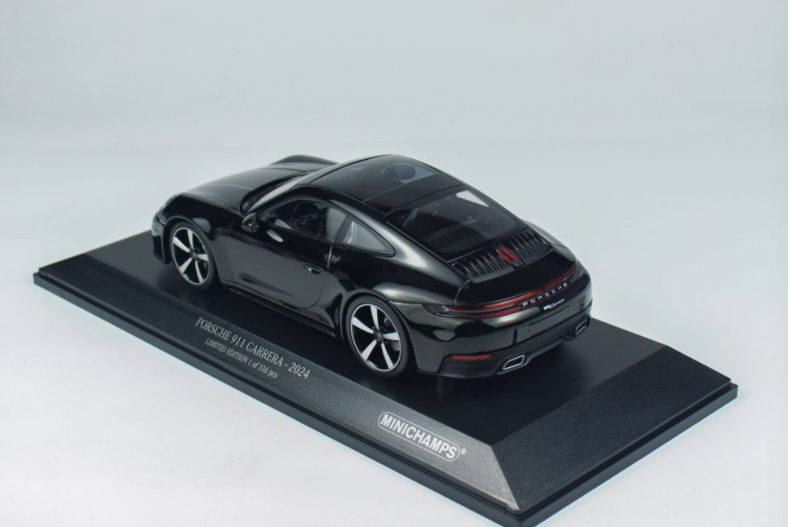 1/18 Minichamps 2024 Porsche 911 (992.2) Carrera (Black) Diecast Car Model