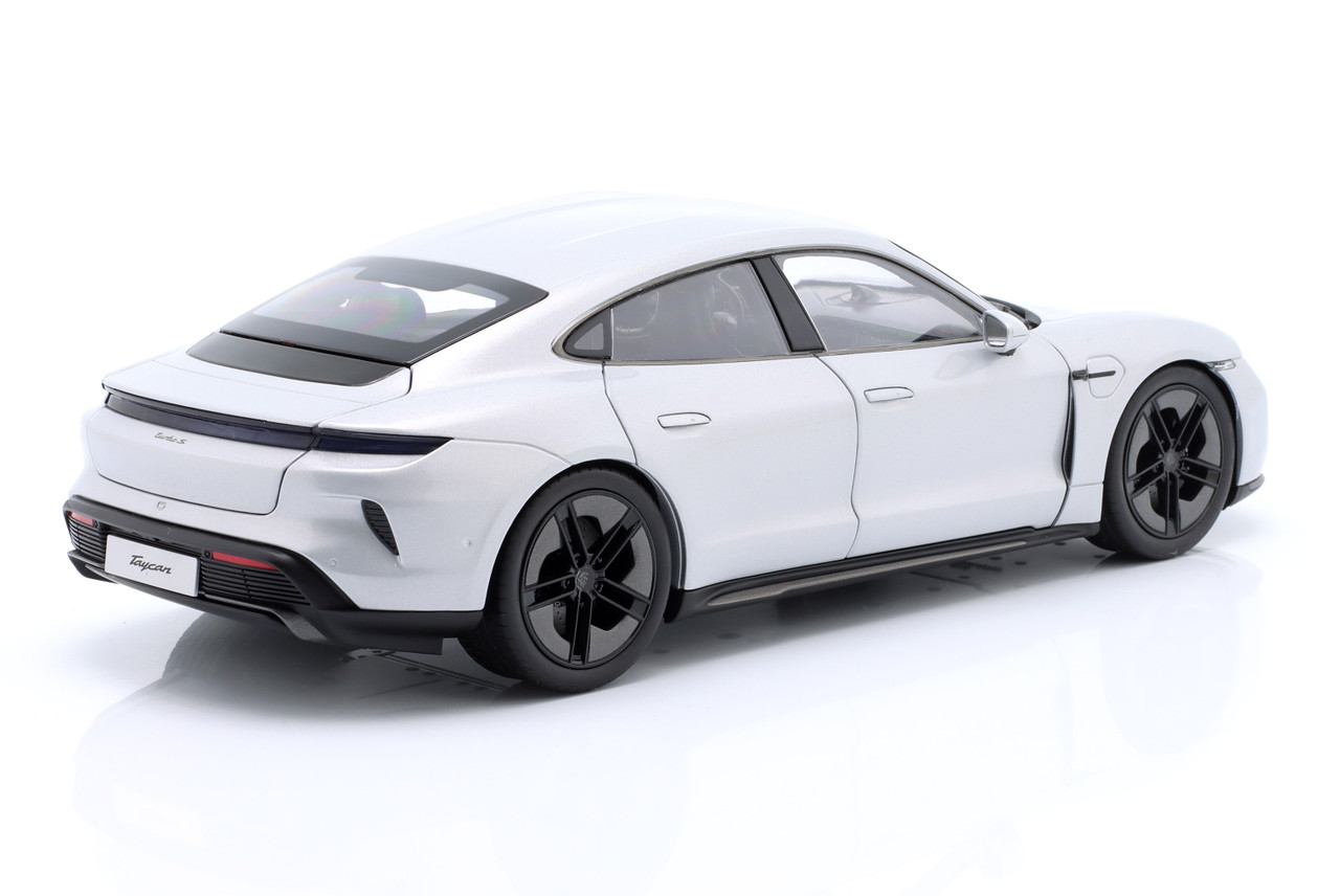 1/18 Dealer Edition 2024 Porsche Taycan Turbo S (J1 PA) (Ice Grey