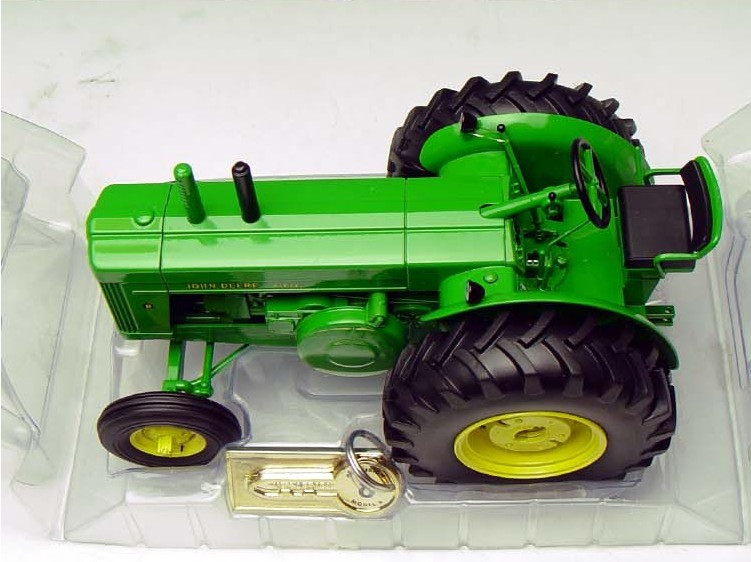 ERTL 1/16 JOHN DEERE MODEL R TRACTOR DIECAST MODEL - LIVECARMODEL.com