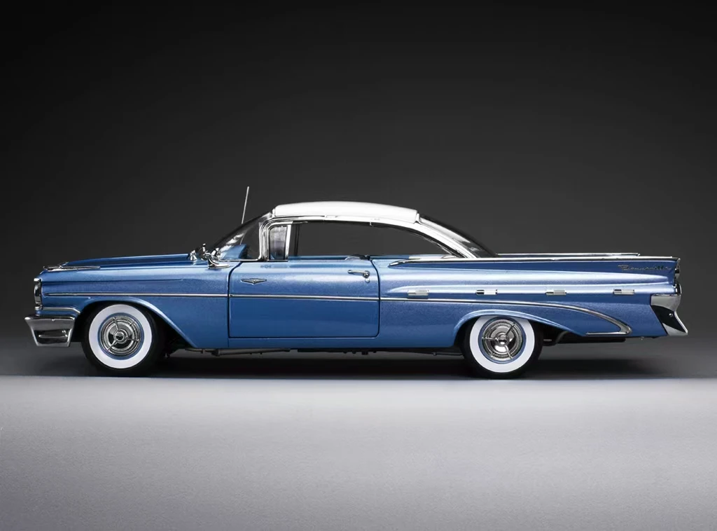 1/18 Sunstar 1959 Pontiac Bonneville Hard Top (Vanguard Blue Metallic) Diecast Car Model