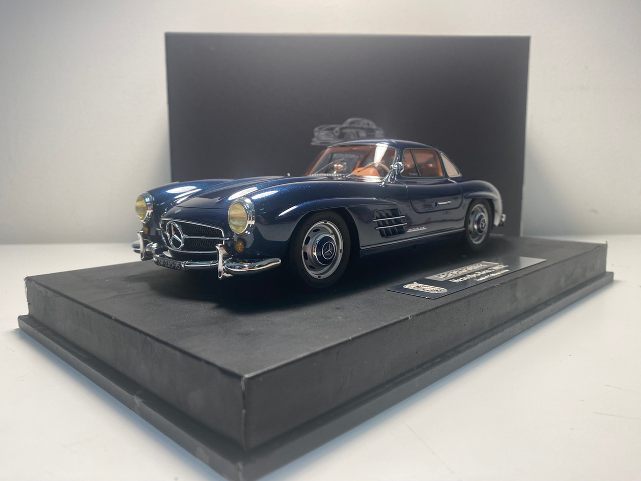 DEFECT AS-IS 1/18 DreamPower Mercedes-Benz Mercedes MB 300 SL