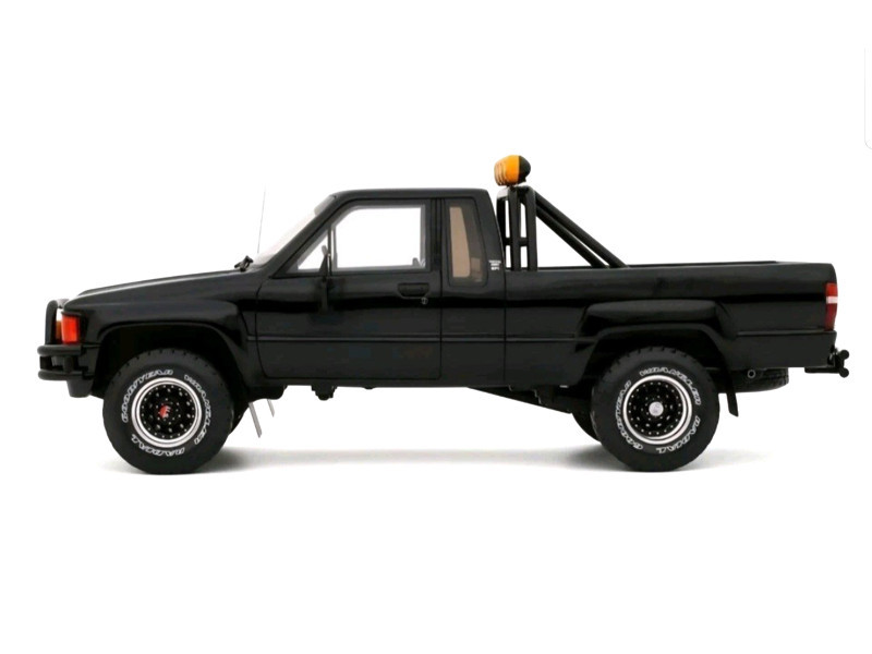 ｈｉｍａｗａｒｉ1/18 トヨタ ハイラックス SR5 ブラック 1/18 OTTO Toyota Hilux SR5 (Gloss Black) Car Model - LIVECARMODEL.com