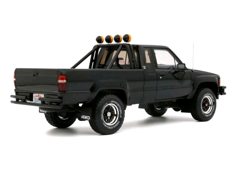 1/18 OTTO Toyota Hilux SR5 (Gloss Black) Car Model