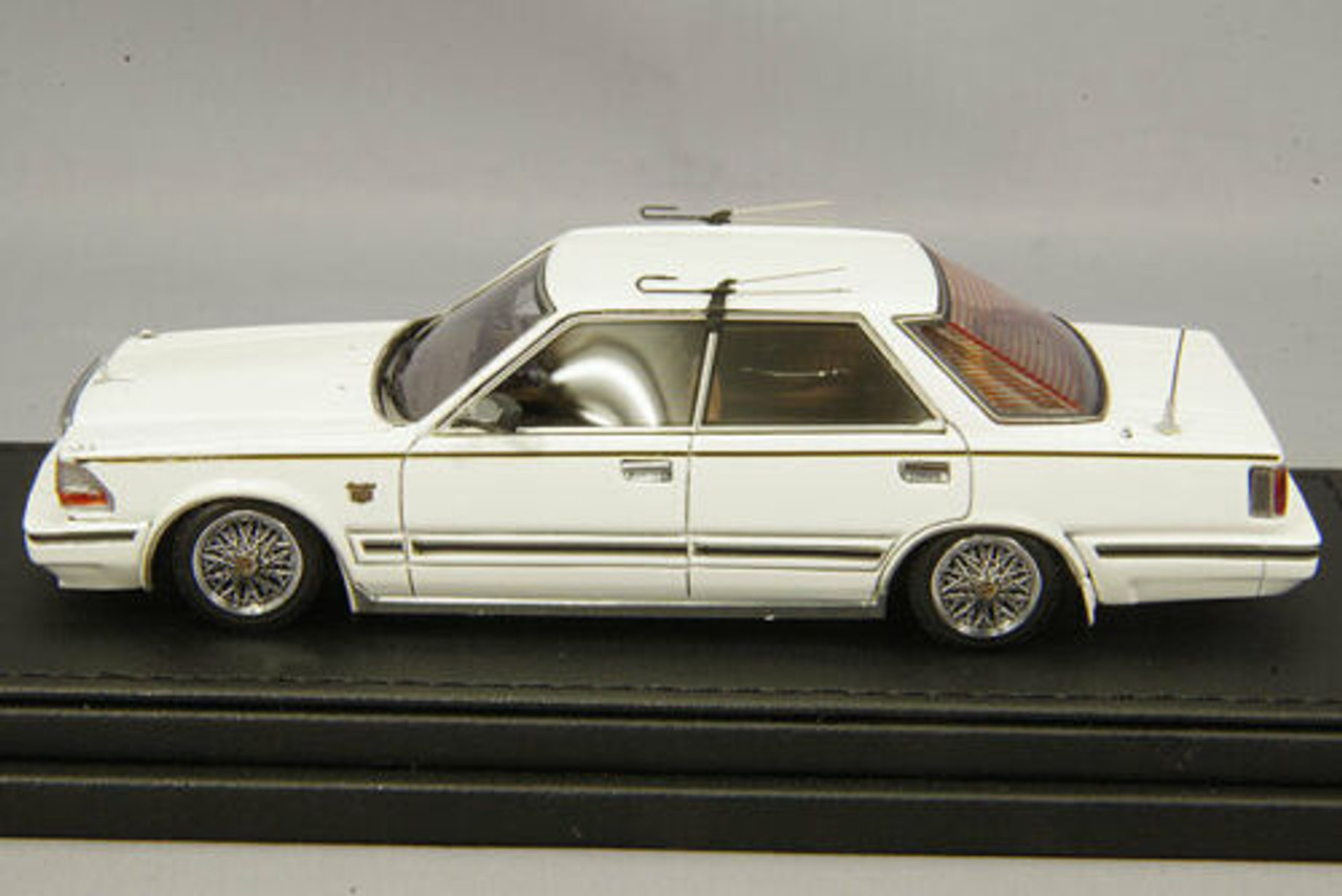 1/43 IG Ignition Model Nissan Gloria (Y30) 4 Door Hardtop Brougham VIP (White) Car Model IG1308