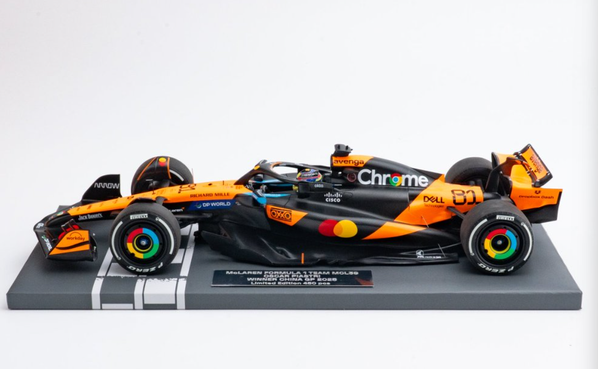 1/18 Minichamps 2025 Formula 1 China GP Winner McLaren F1 Team MCL39 #81 Oscar Piastri Car Model