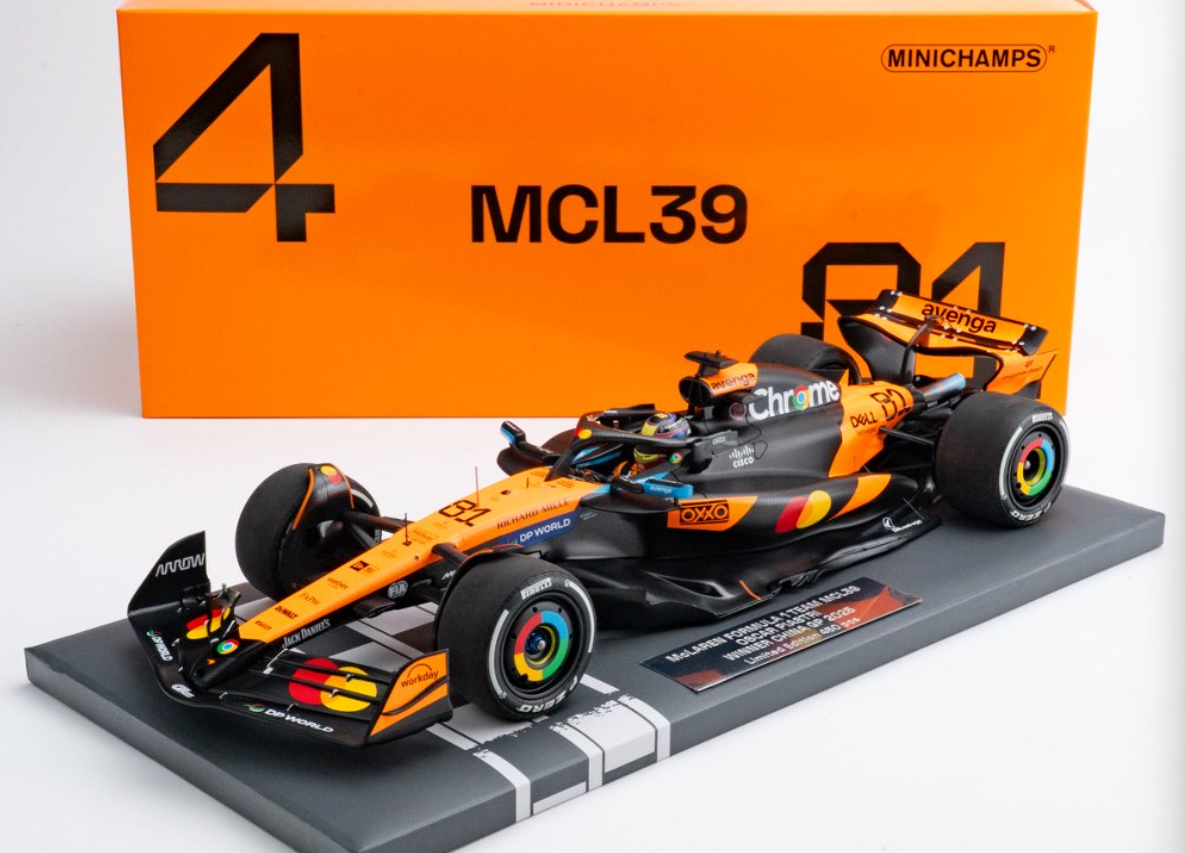 1/18 Minichamps 2025 Formula 1 China GP Winner McLaren F1 Team MCL39 #81 Oscar Piastri Car Model