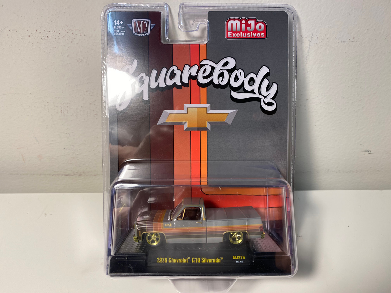 CHASE CAR 1/64 M2 Machines 1978 Chevrolet C10 Silverado Squarebody