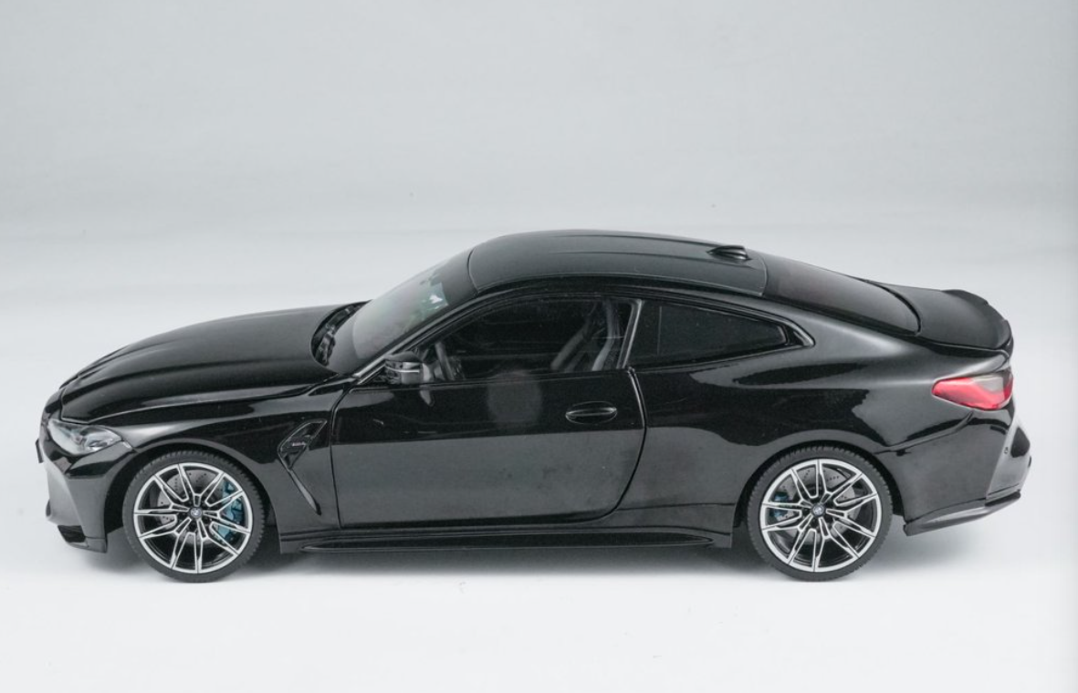 1/18 Minichamps 2024 BMW M4 G82 (Black Metallic) Diecast Car Model