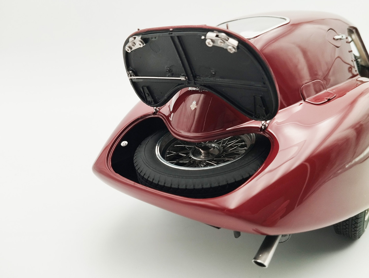 1/12 CMC 1938 Alfa Romeo 8C 2900 B Speciale Touring Coupe (Dark