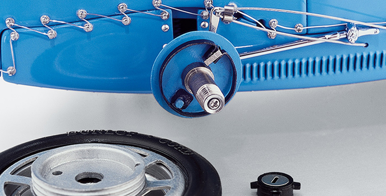 1/18 CMC 1924 Bugatti Type 35 Grand Prix (Blue) Diecast Car Model