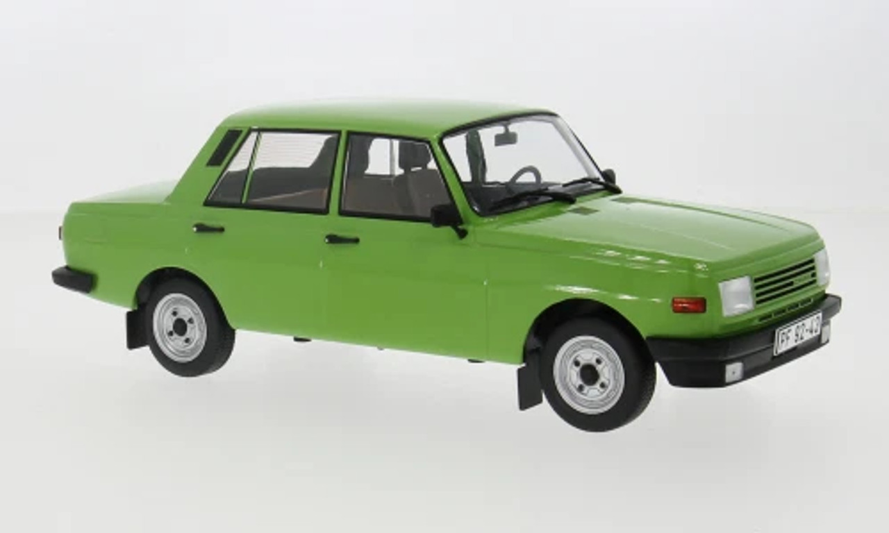 1/18 ModelCarGroup 1985 Wartburg 353 (Green) Diecast Car Model