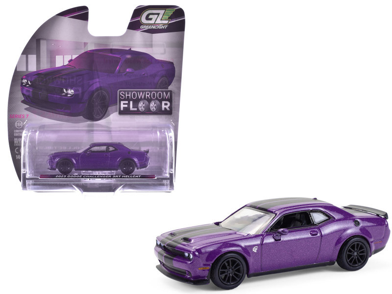 Plum ページ 2023 Dodge Challenger SRT Hellcat Plum Crazy Metallic with Black