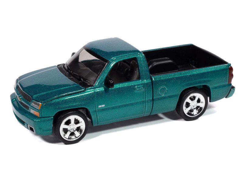 1/64 Auto World 2005 Chevrolet Silverado SS Custom Pickup Truck